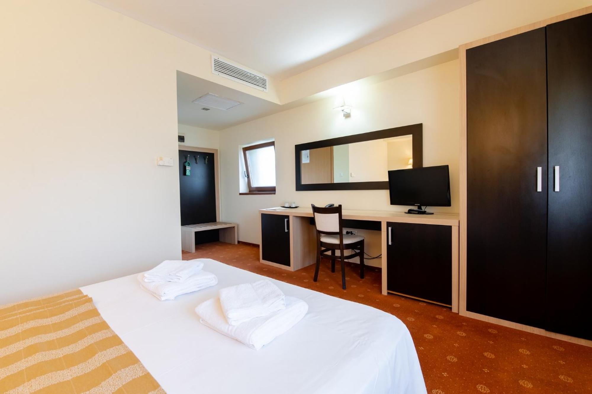 Hotel Oxford By Timhotels Timisoara Exterior photo